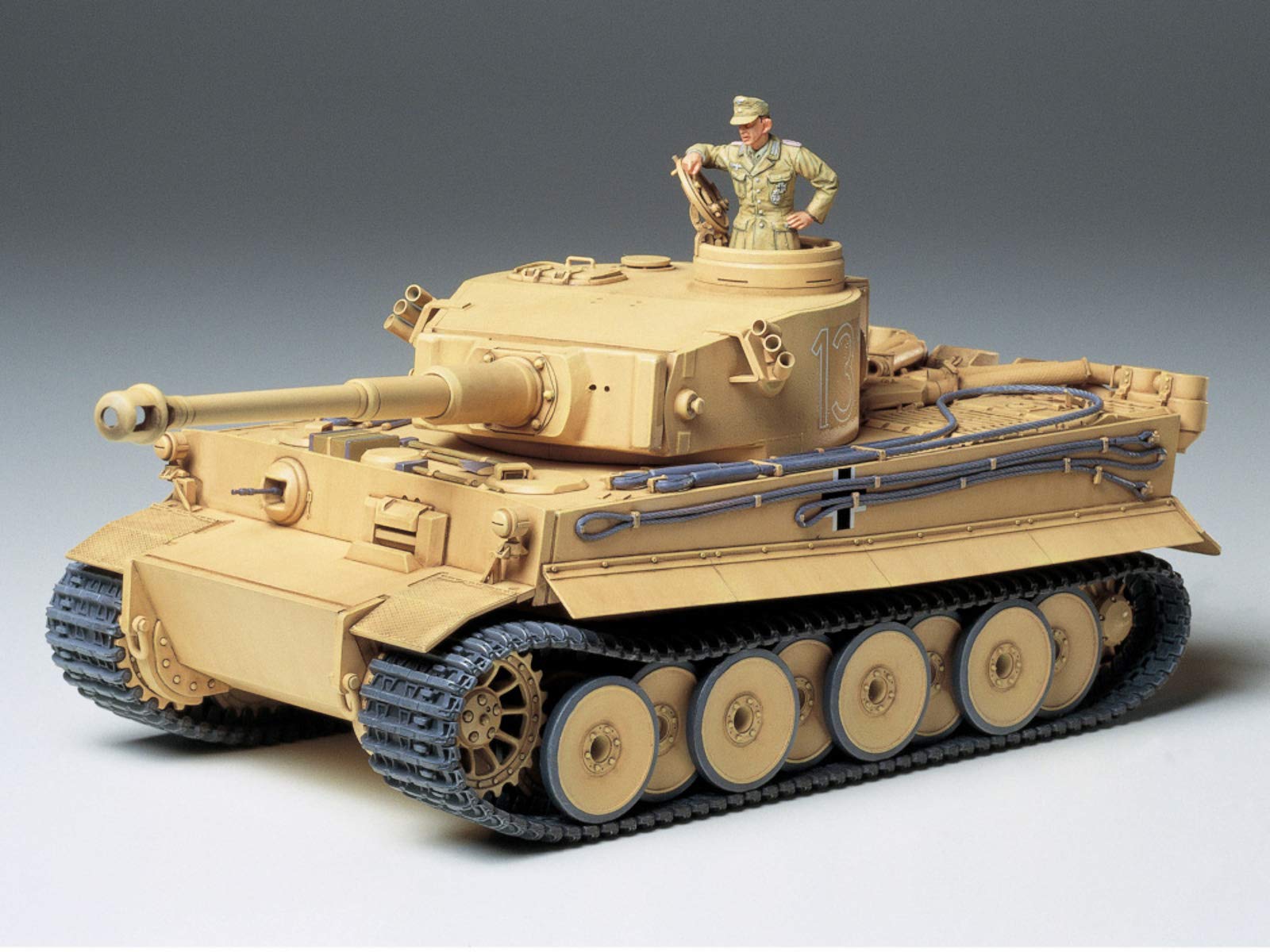 tamiya-35227-tiger-i-early-1-35-wwii-panzer-modellbausatz image 7