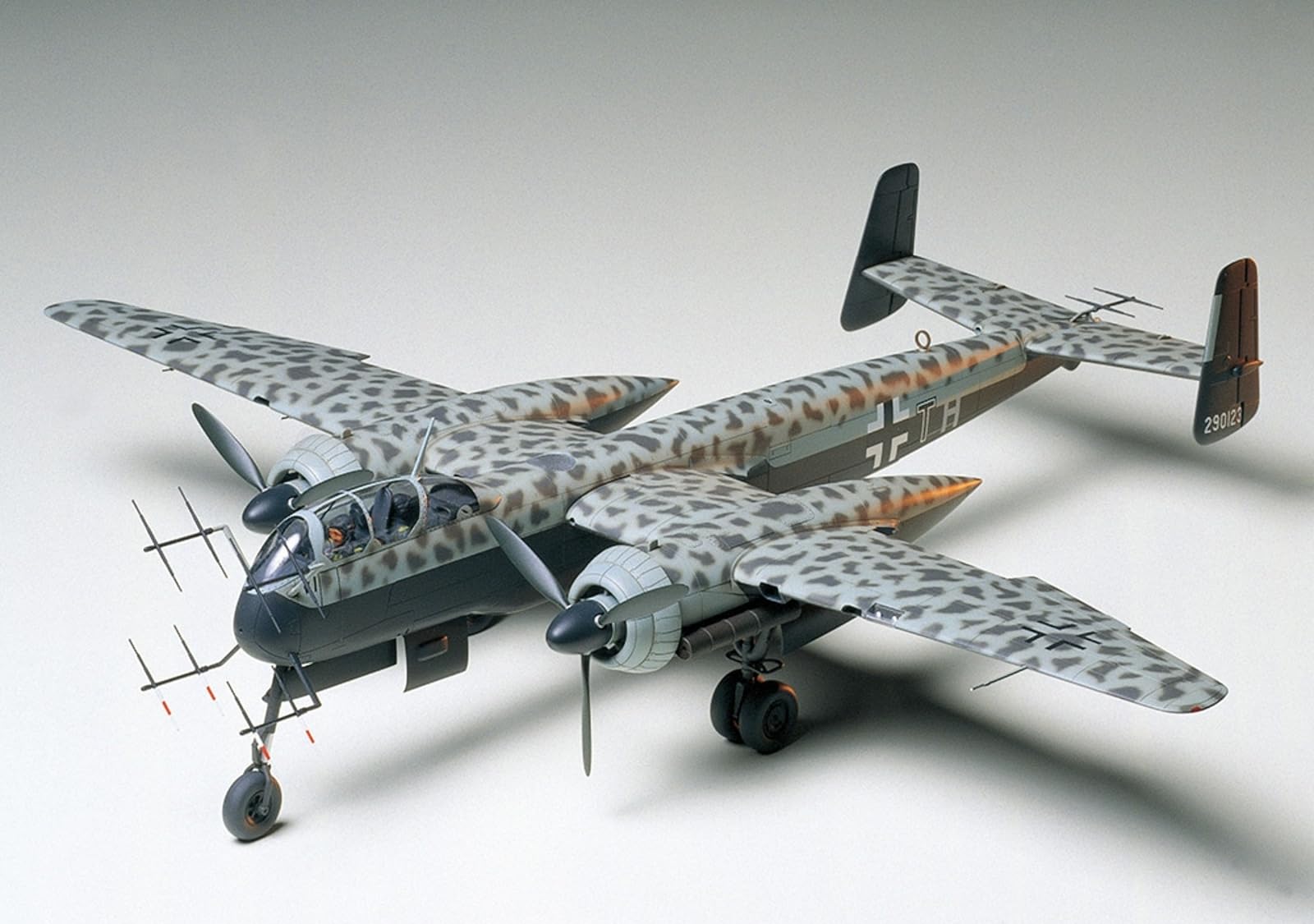 tamiya-61057-heinkel-he219-uhu-1-48-nachtj-ger-modellbausatz image 3