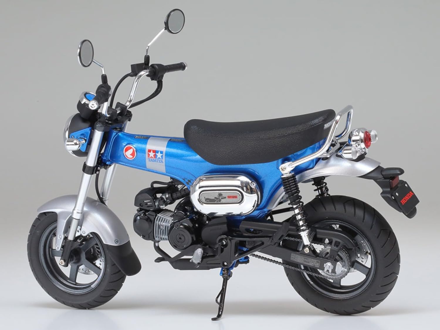tamiya-1-12-honda-dax-125-edition-motorradbausatz-blau image 2