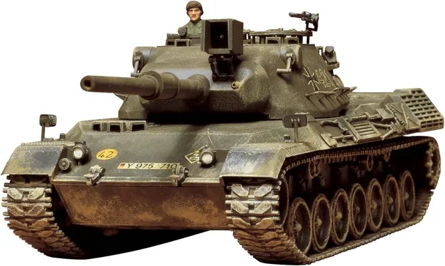 tamiya-leopard-1-bundeswehr-kampfpanzer-modellbausatz-1-35-camo image 1