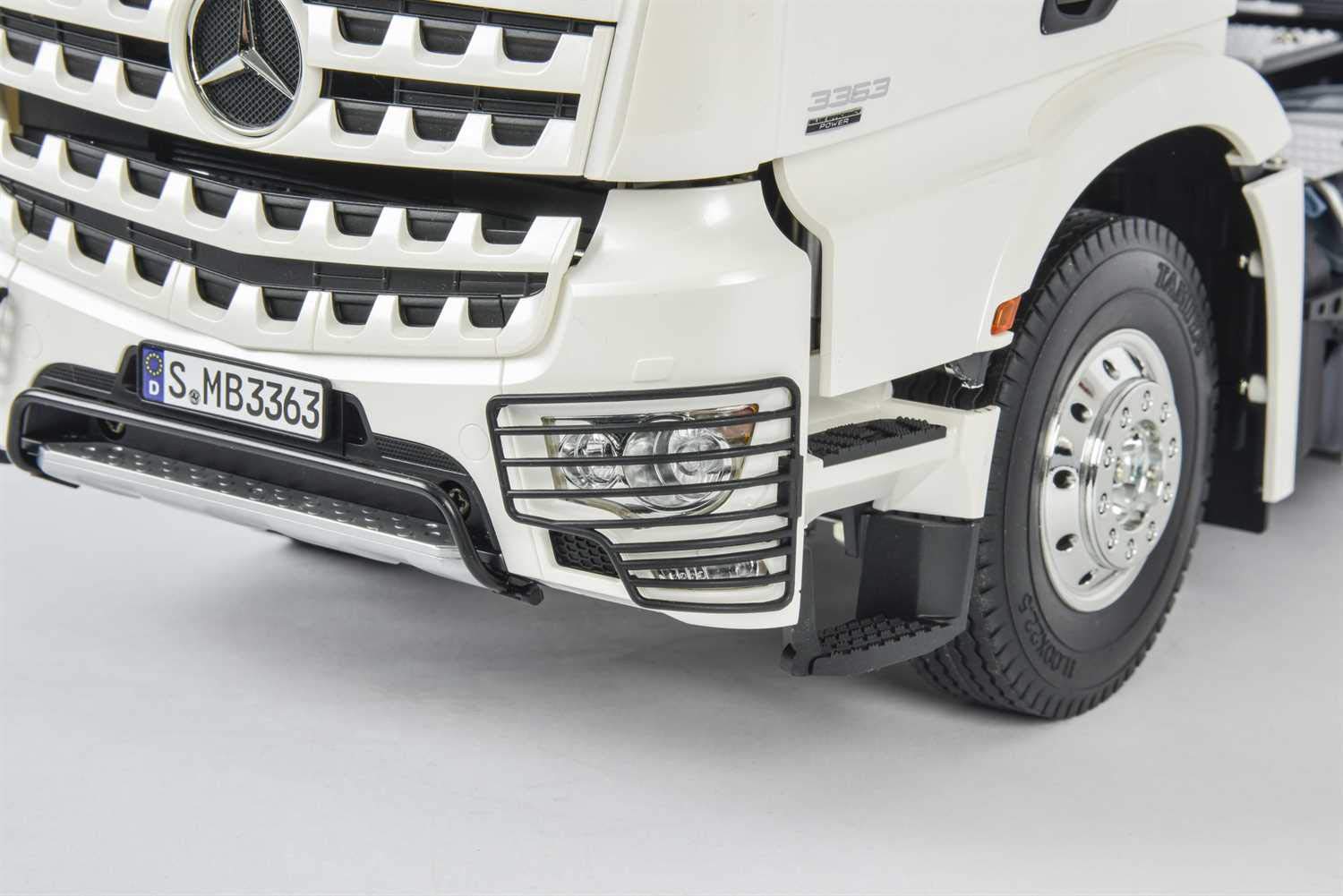 tamiya-mb-arocs-3363-6x4-classicspace-1-14-rc-truck-bausatz image 4