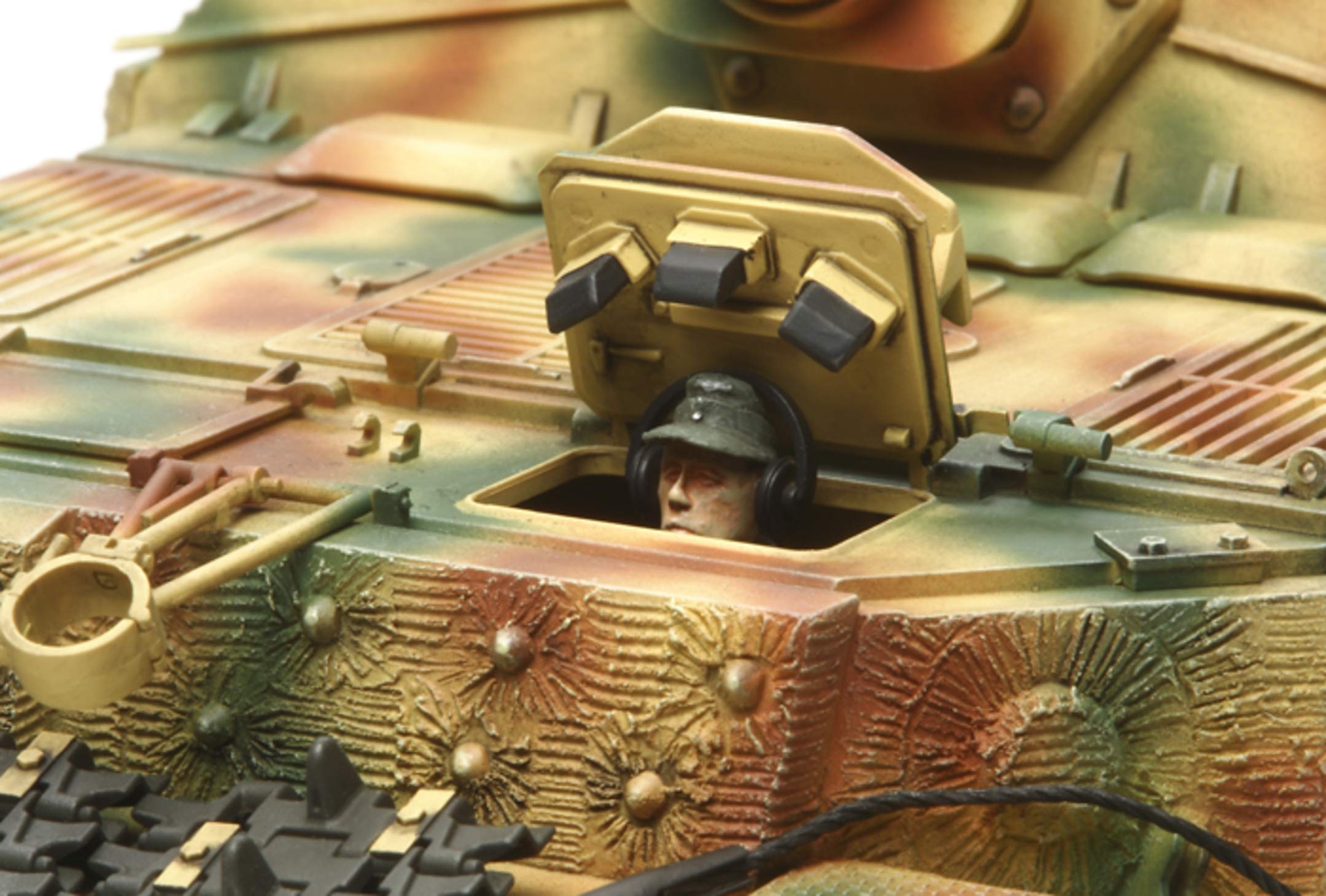 tamiya-35325-elefant-jagdpanzer-bausatz-1-35-wwii-unlackiert image 5