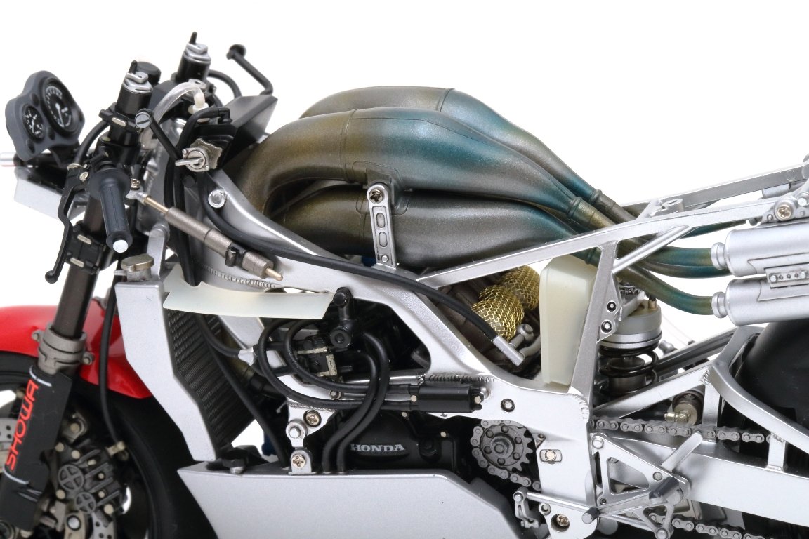 tamiya-14121-honda-nsr500-84-motorrad-bausatz-1-12 image 6