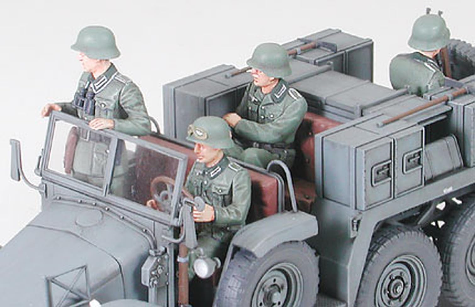 tamiya-1-35-krupp-protze-mit-pak-modellbausatz-mit-figuren image 5
