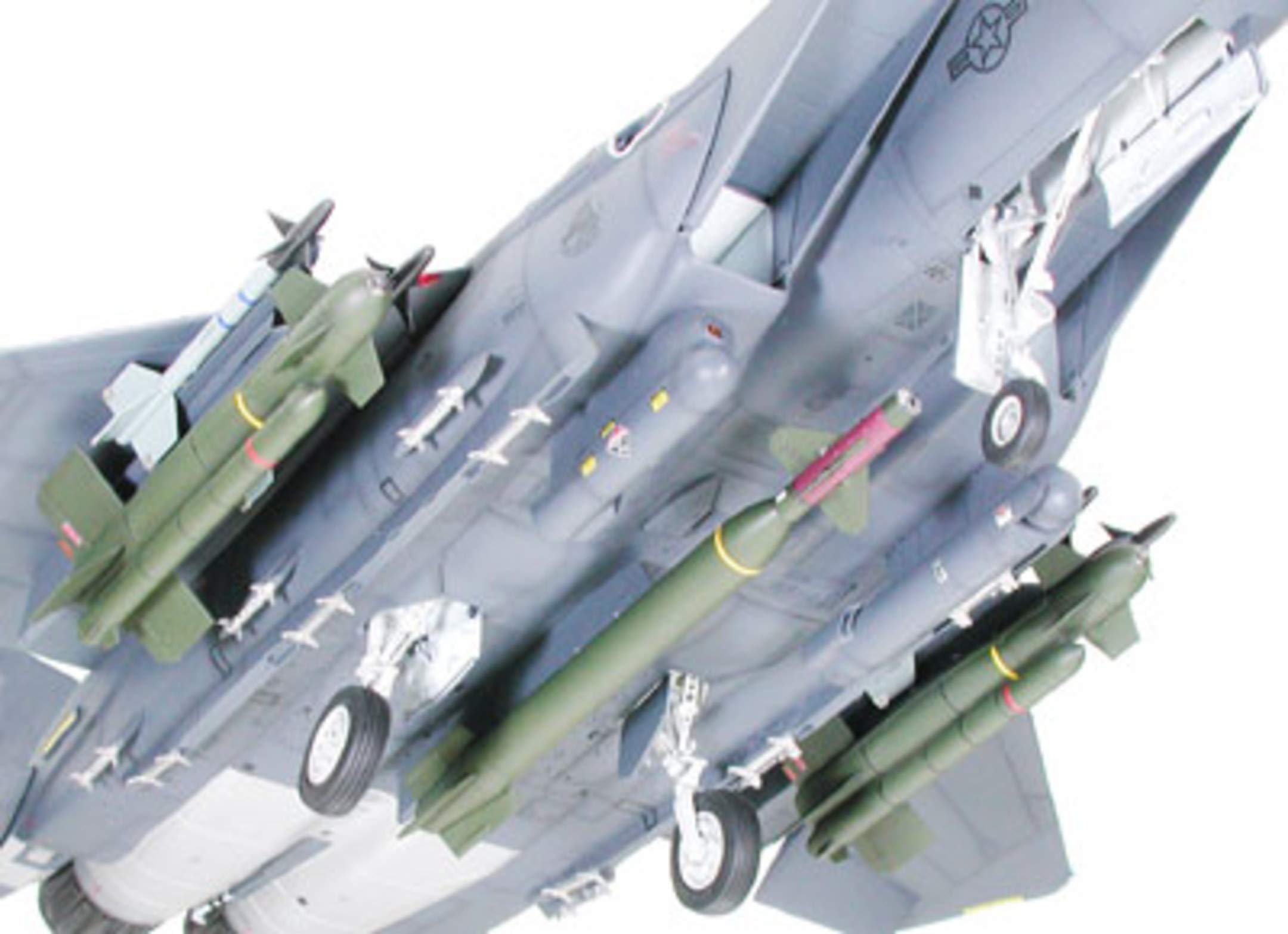tamiya-1-32-aircraft-f-15e-strike-eagle-bunker-buster-modellbausatz-grau image 7