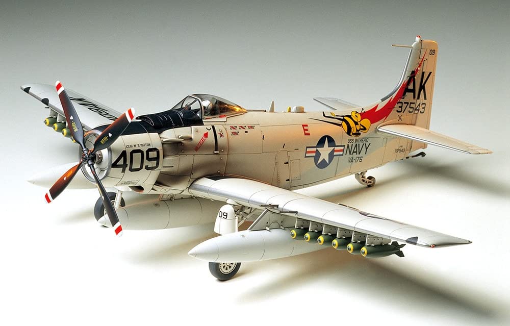 tamiya-61058-douglas-a-1h-skyraider-us-navy-1-48-bausatz image 3