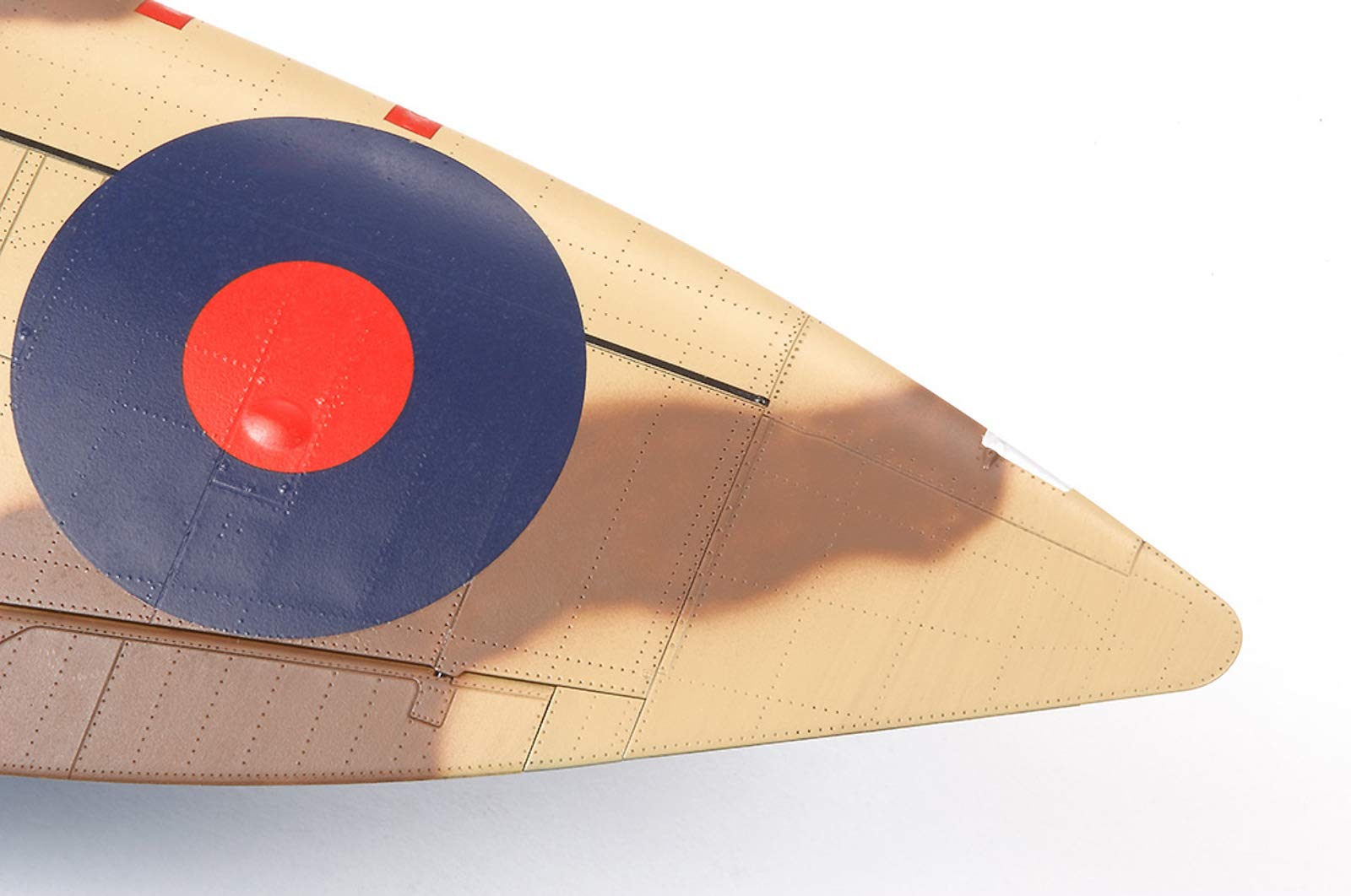 tamiya-60320-1-32-supermarine-spitfire-mk-viii-flugzeugbausatz image 3