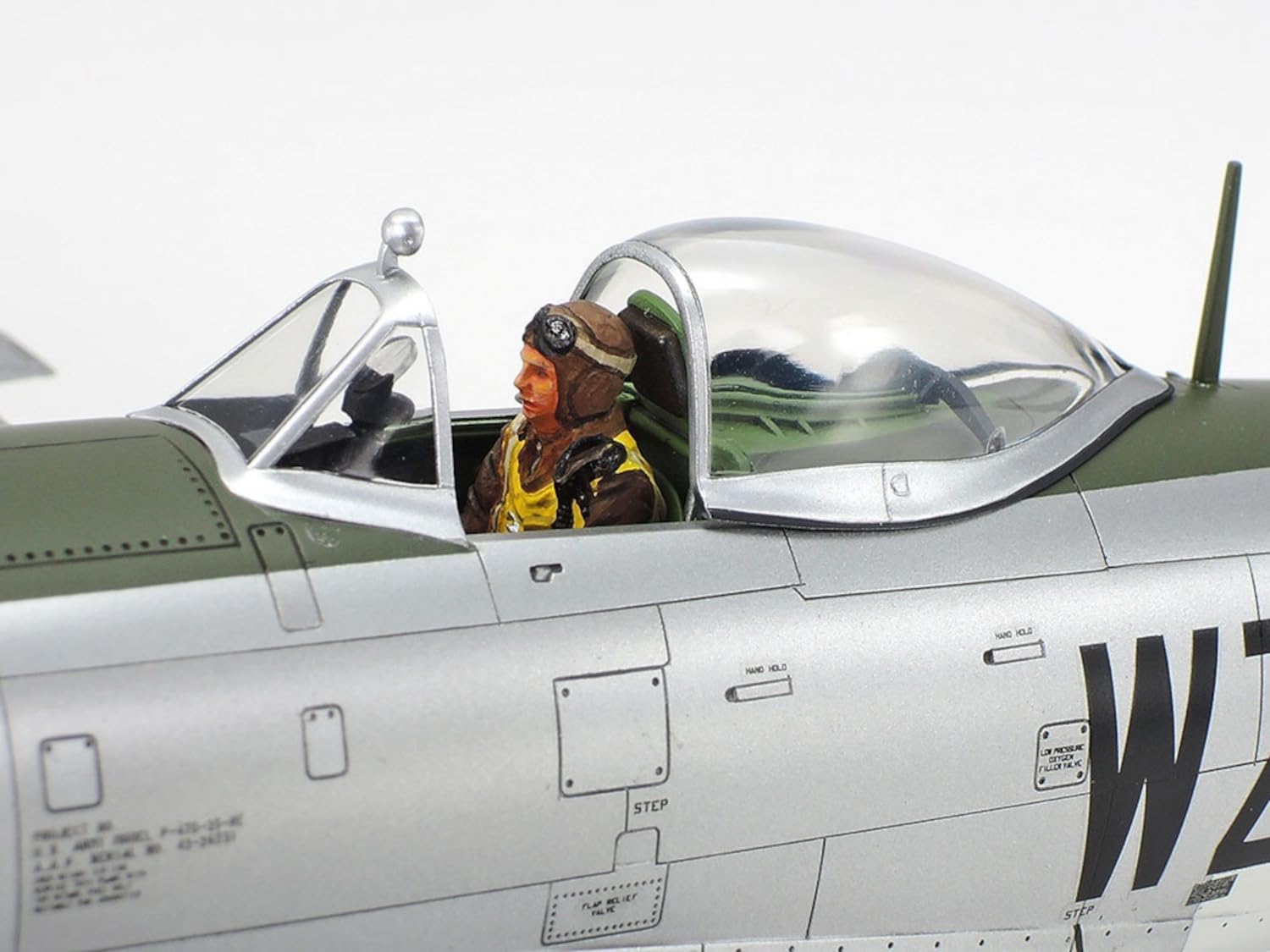 tamiya-p-47d-thunderbolt-flugzeug-modellbausatz-1-48-unlackiert image 5