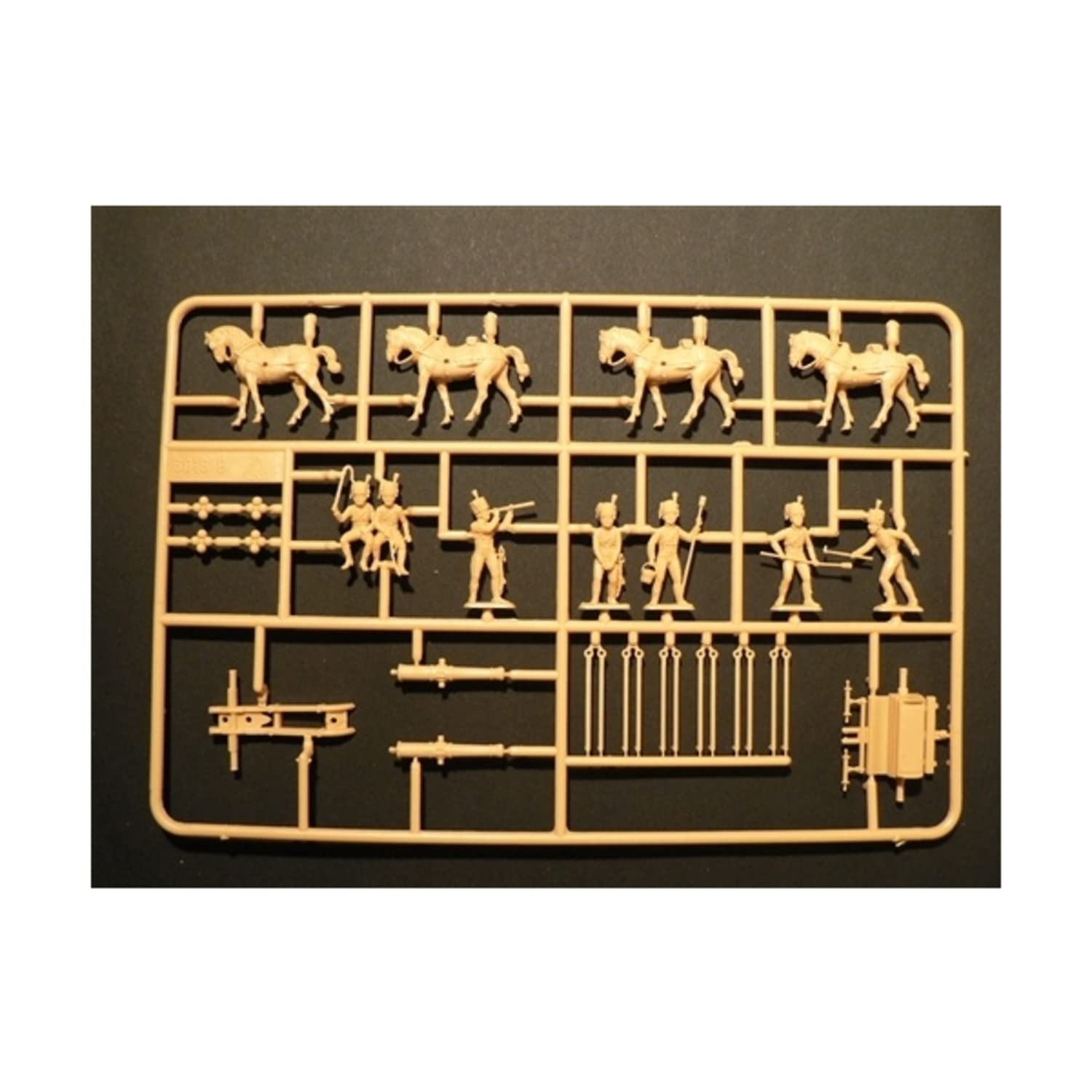 italeri-miniatures-510006018-franz-sische-garde-artillerie-1-72 image 2