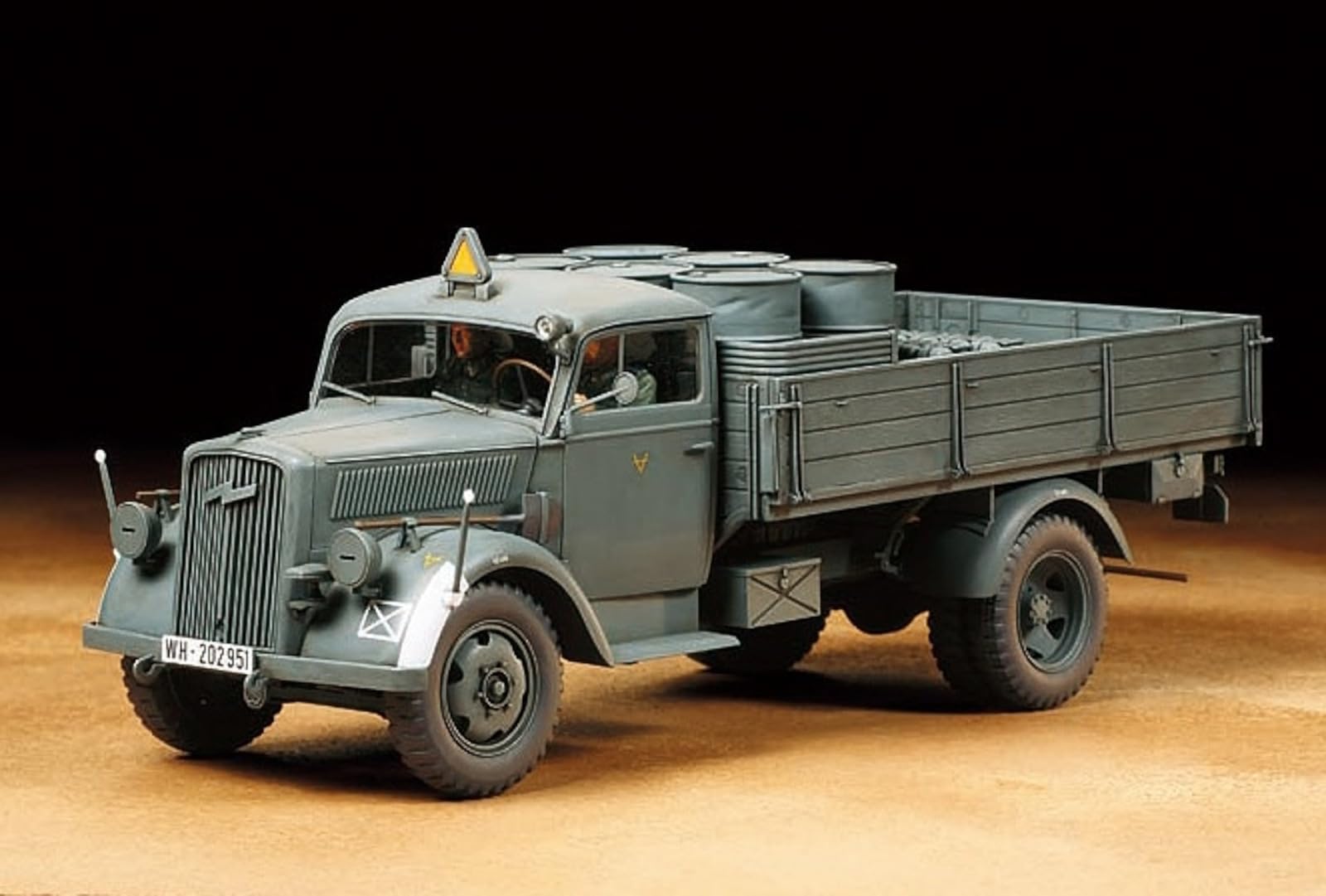 tamiya-35291-deutscher-transport-lkw-3t-truckbausatz-1-35-grau image 3