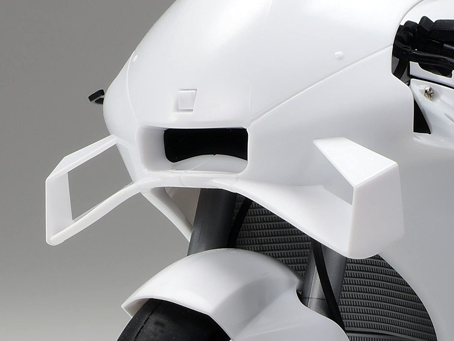 tamiya-14139-team-suzuki-ecstar-gsx-rr-2020-motorradbausatz-1-12 image 4