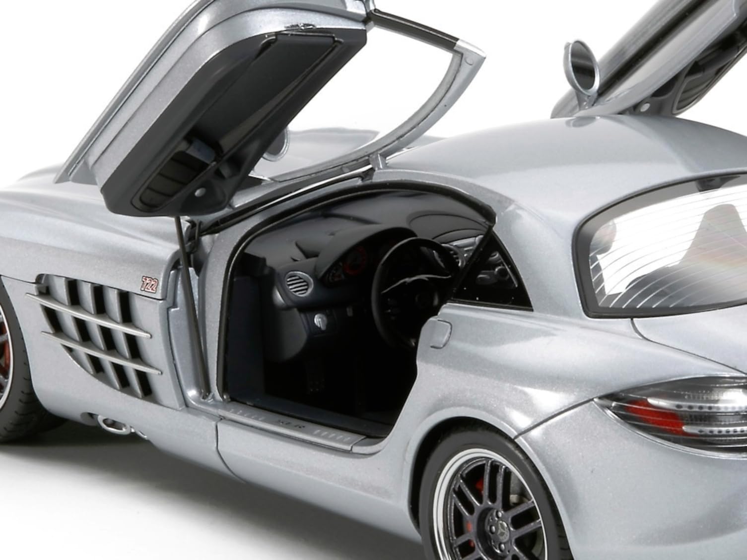 tamiya-mercedes-slr-722-mclaren-auto-modellbausatz-1-24 image 3