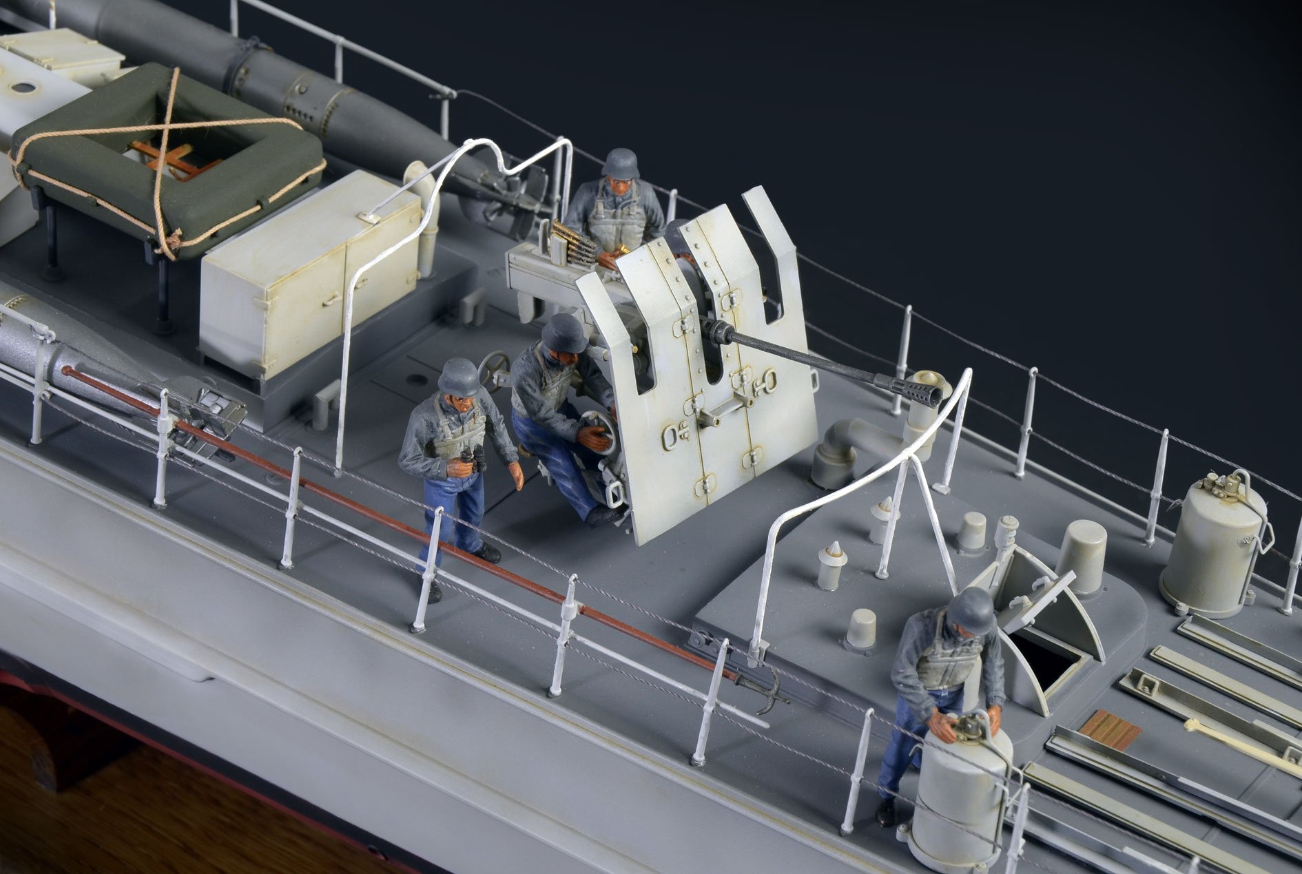 italeri-ships-schnellboot-s-100-1-35-schiffsmodell-prm-edition image 3