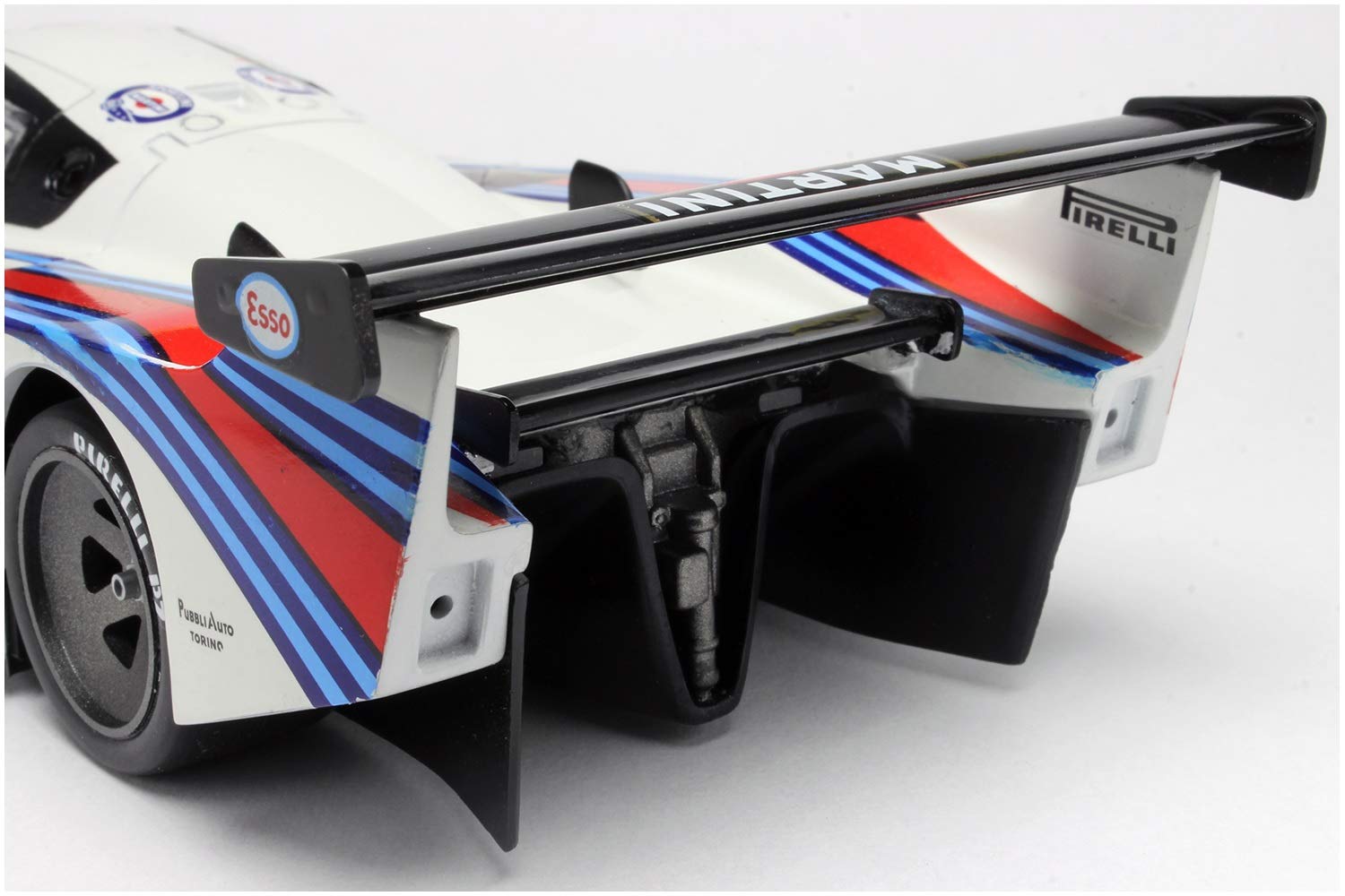 italeri-lancia-lc2-rennwagen-bausatz-1-24-20-cm image 6