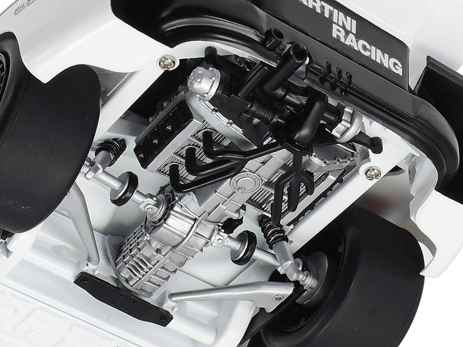 tamiya-20070-porsche-935-martini-1-20-modellbausatz-unlackiert image 5