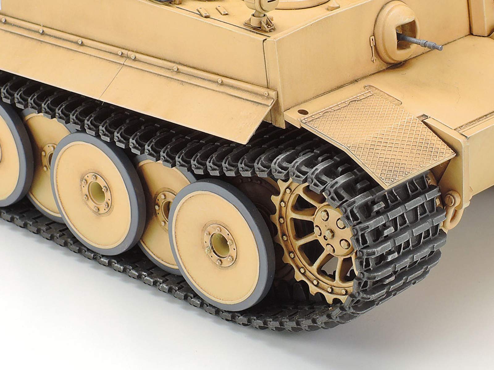 tamiya-35227-tiger-i-early-1-35-wwii-panzer-modellbausatz image 5