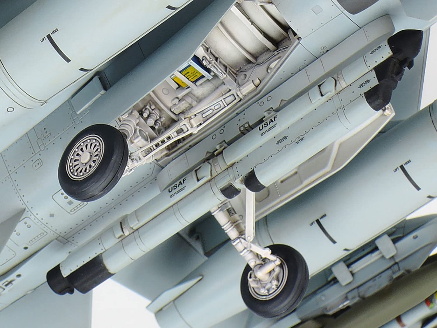 tamiya-f-16c-block-25-32-flugzeug-modellbausatz-1-48-61101 image 6