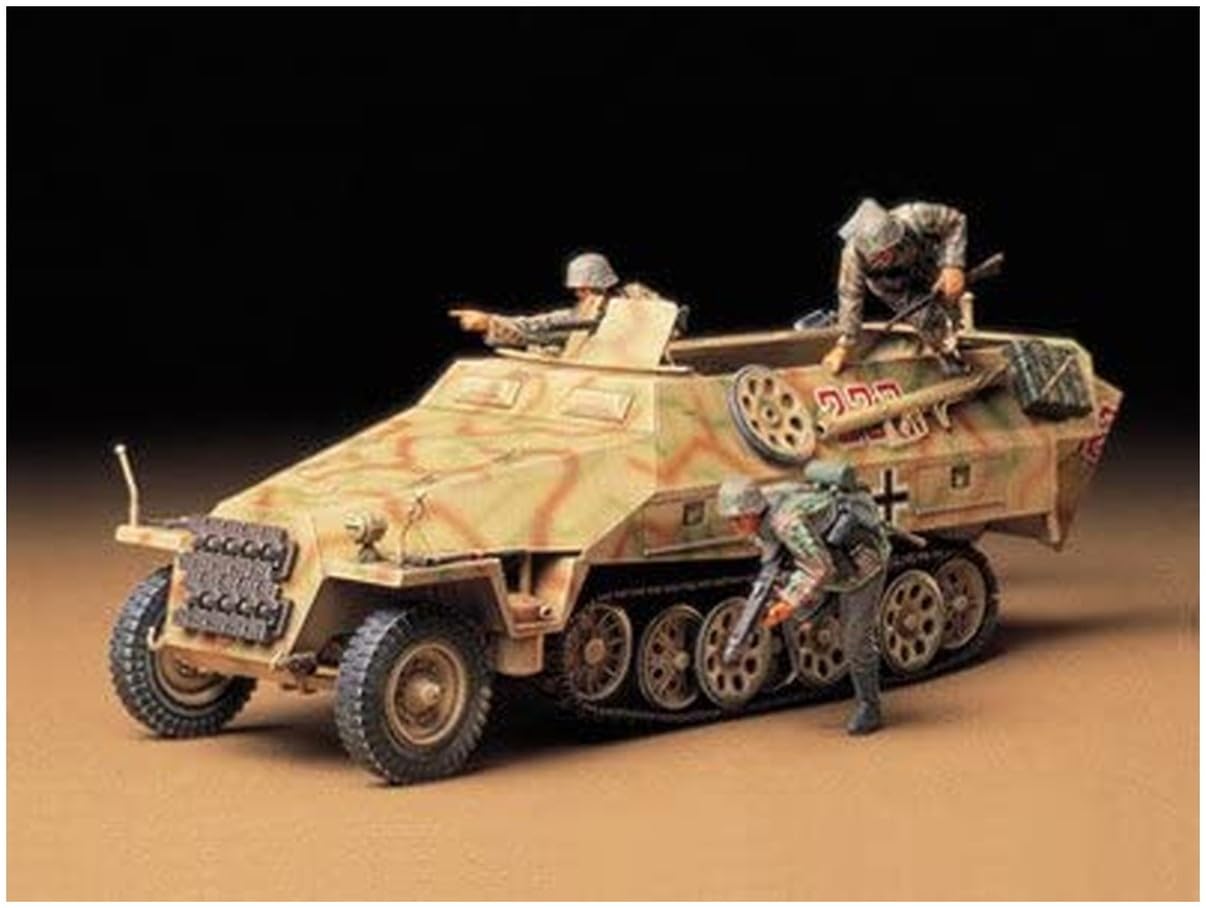 tamiya-35195-sdkfz-251-1-ausf-d-hanomag-panzer-1-35 image 2