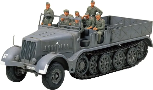 tamiya-sd-kfz-9-famo-halbketten-bausatz-1-35-8-figuren image 1