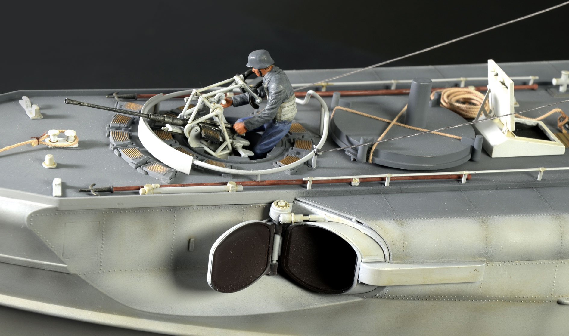 italeri-ships-schnellboot-s-100-1-35-schiffsmodell-prm-edition image 6