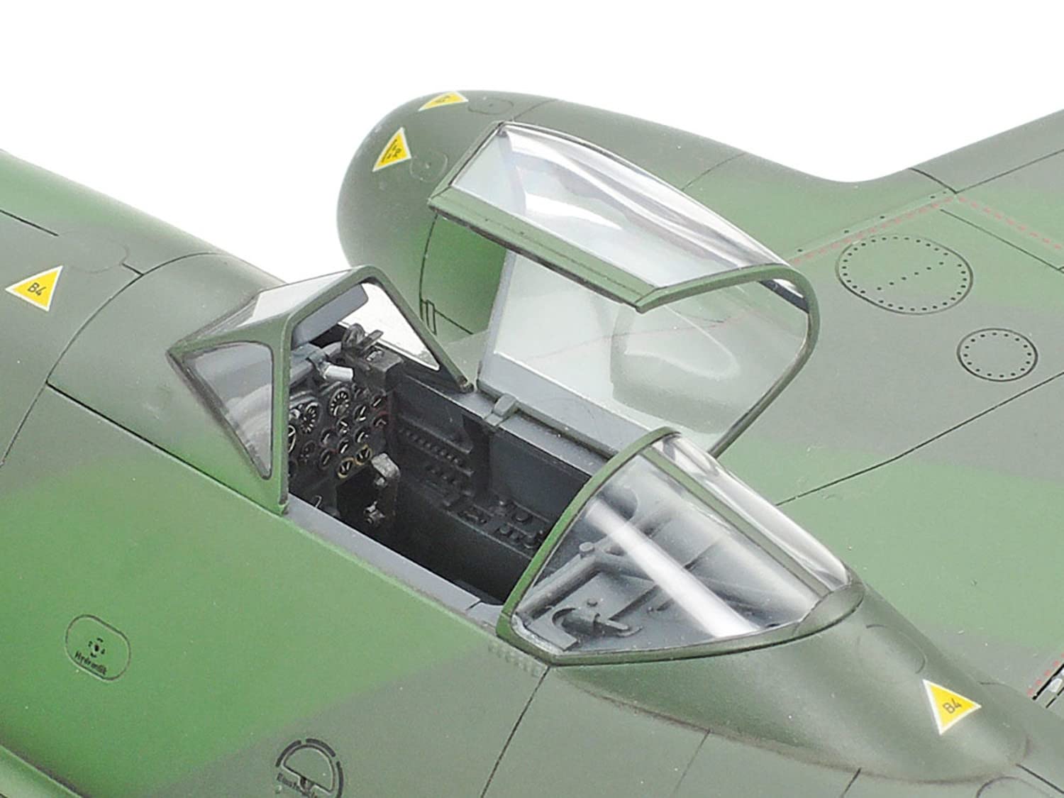 tamiya-61087-me-262-a-1a-flugzeugbausatz-1-48 image 6