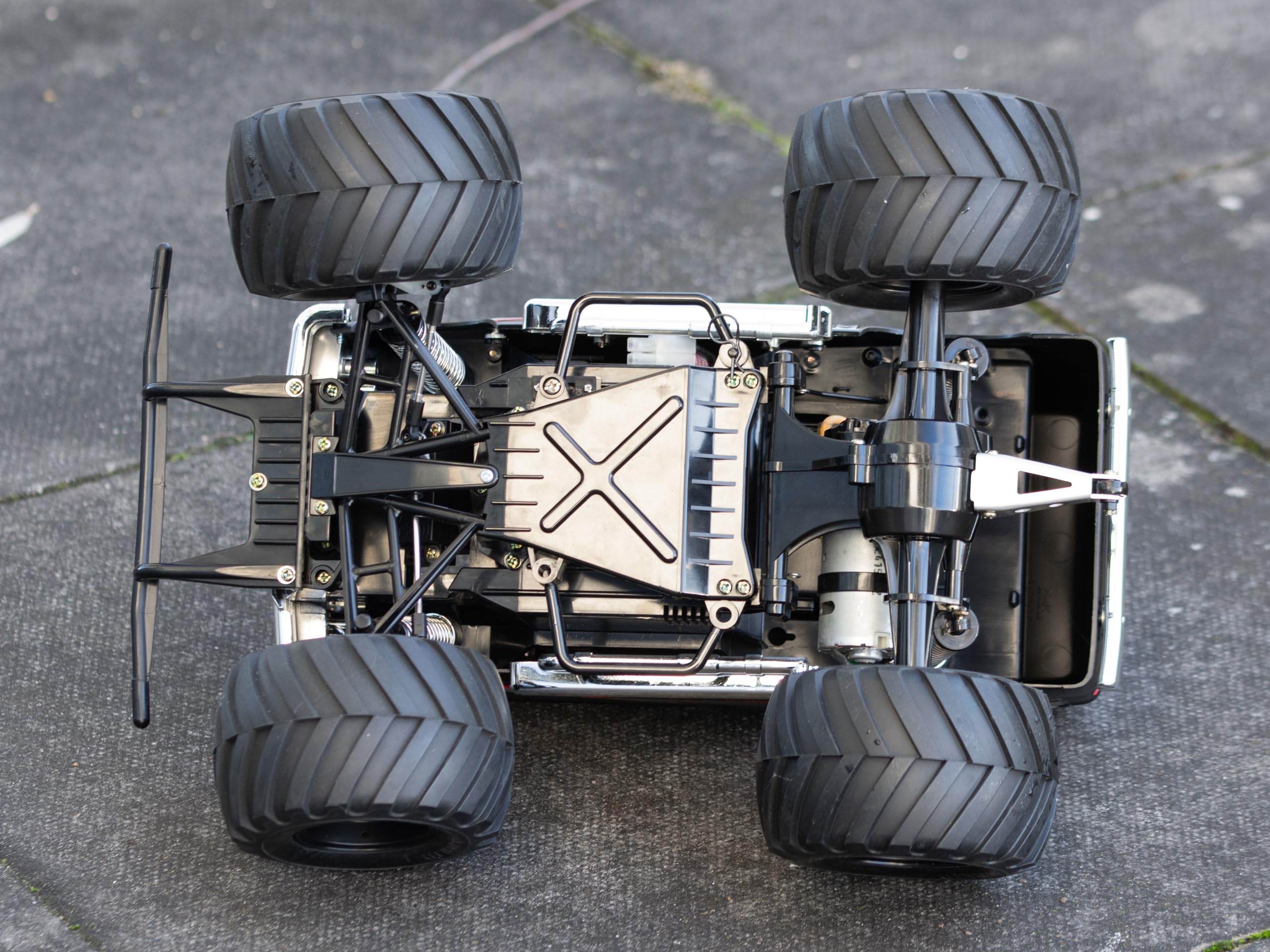tamiya-lunch-box-black-edition-58546-rc-auto-1-12-2wd image 5