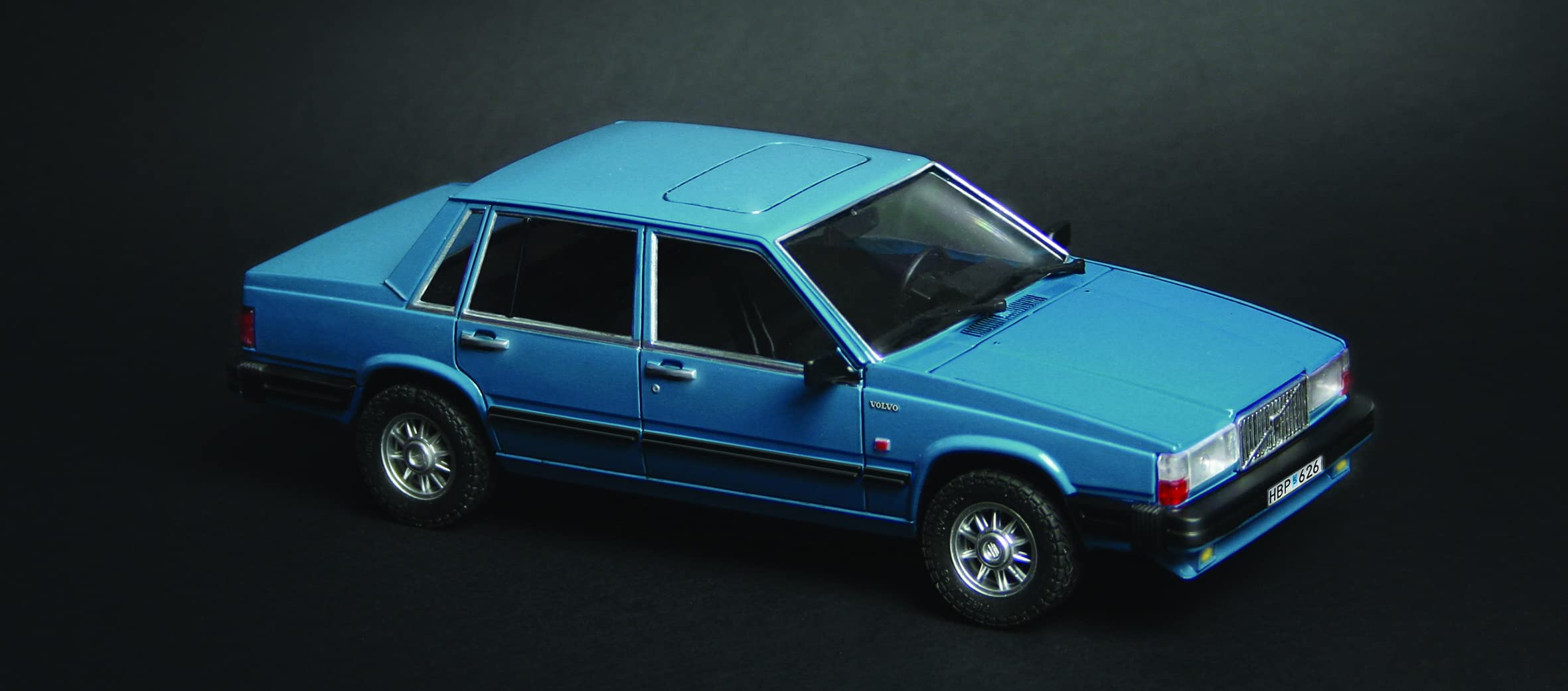 italeri-3623s-volvo-760-gle-plastikbausatz-1-24-blau image 2