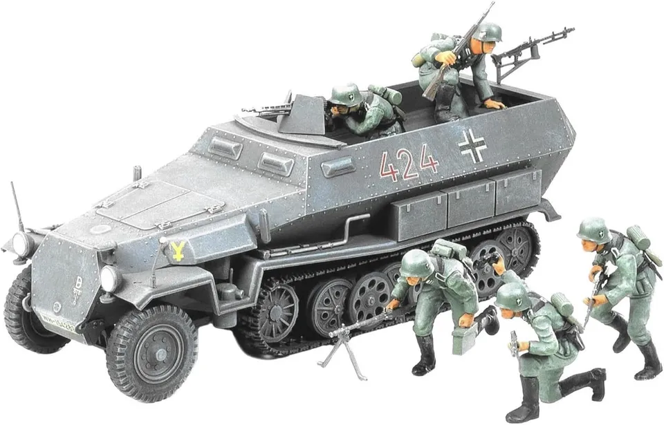 tamiya-35020-sdkfz-251-1-hanomag-bausatz-1-35 image 1