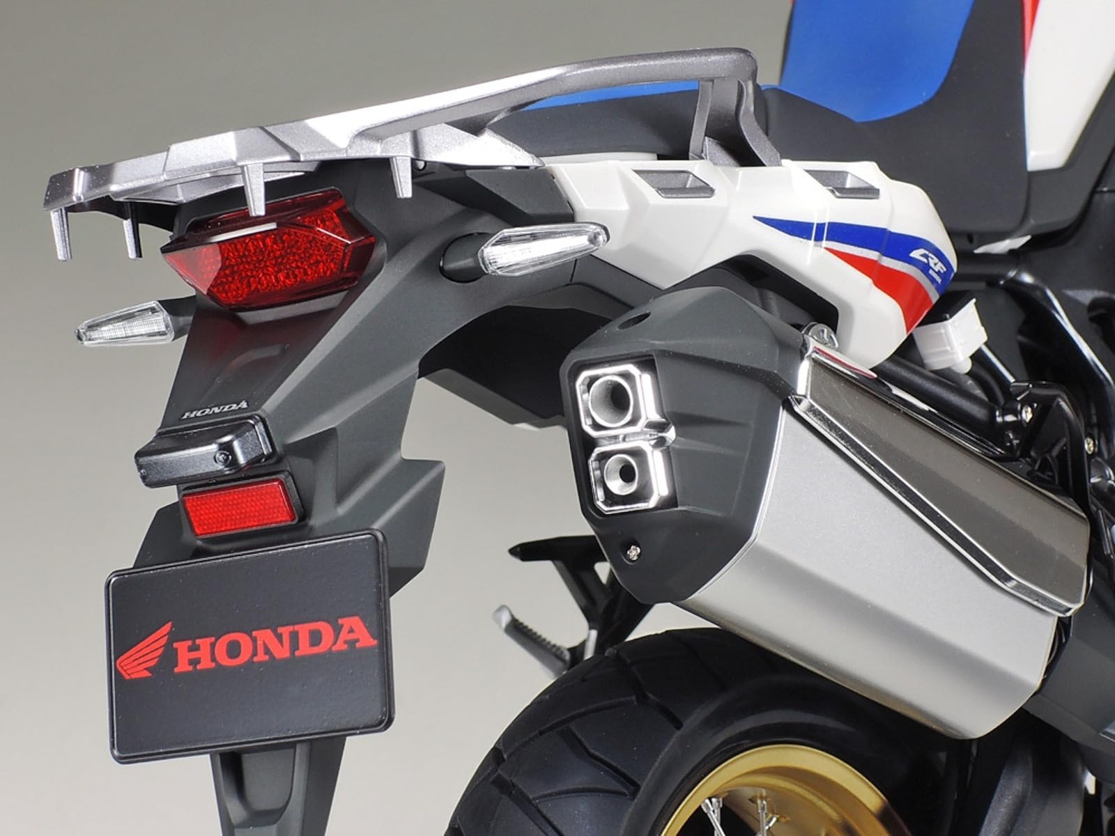 tamiya-big-scale-honda-crf-1000l-africa-twin-modellbausatz-1-6 image 7
