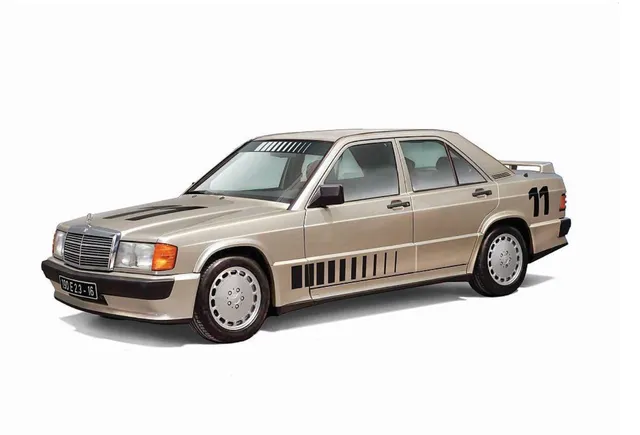 italeri-3624-mercedes-benz-190e-modellbausatz-1-24-auto image 1