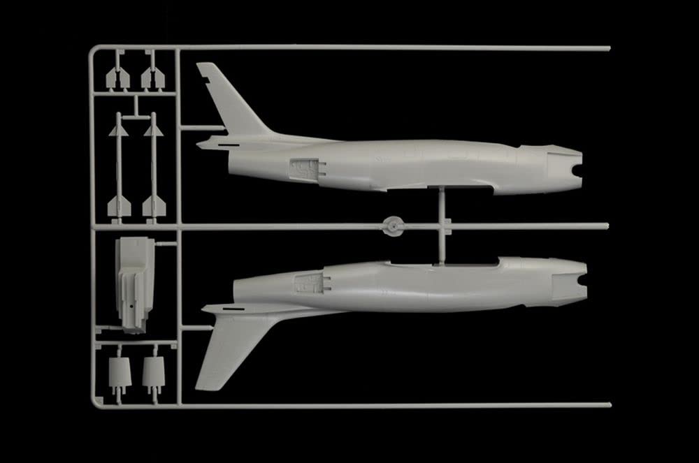 italeri-fj-2-3-fury-flugzeug-bausatz-1-48-standmodell image 8