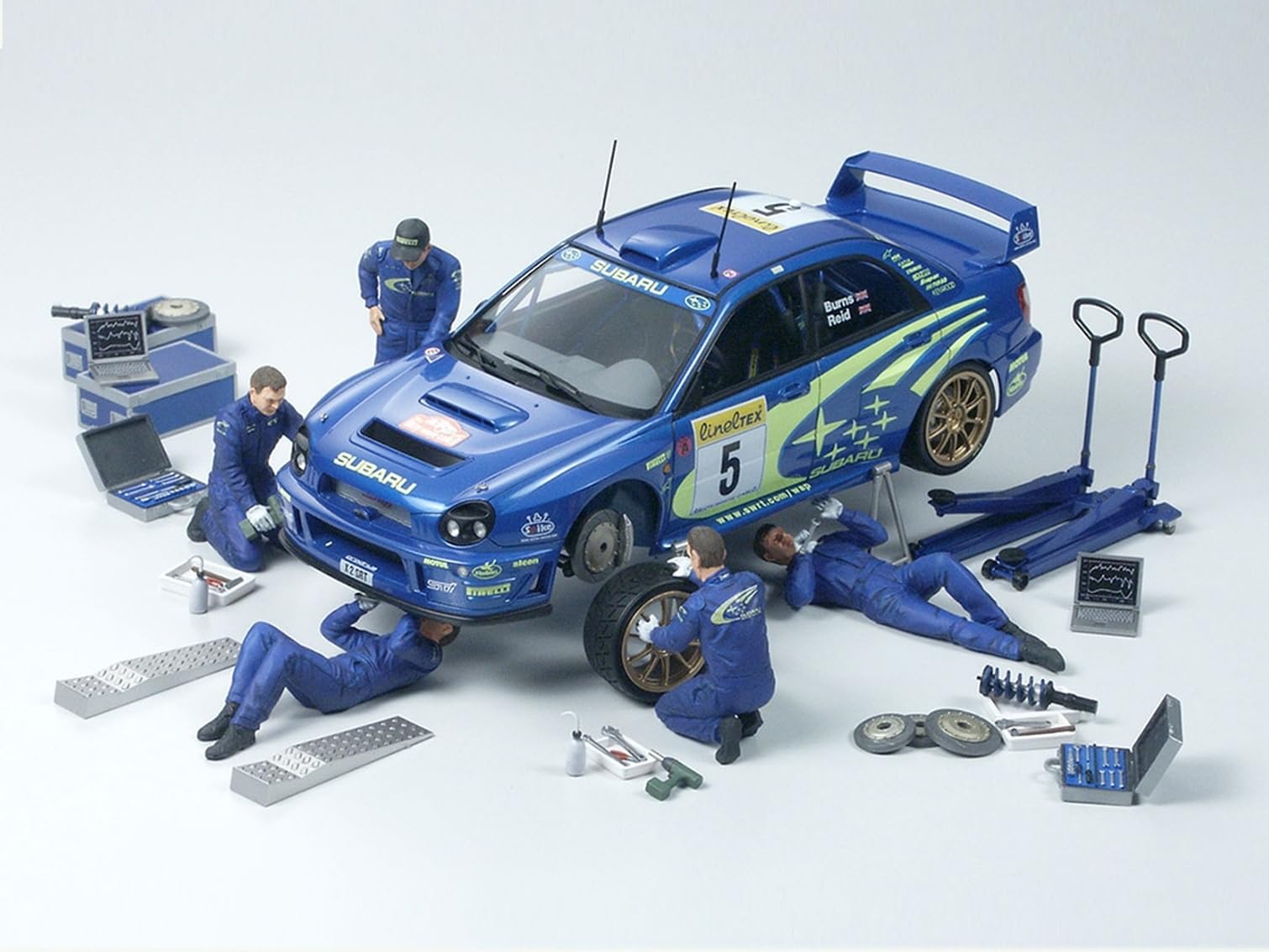 tamiya-rally-mechaniker-figuren-set-1-24-5-figuren image 3
