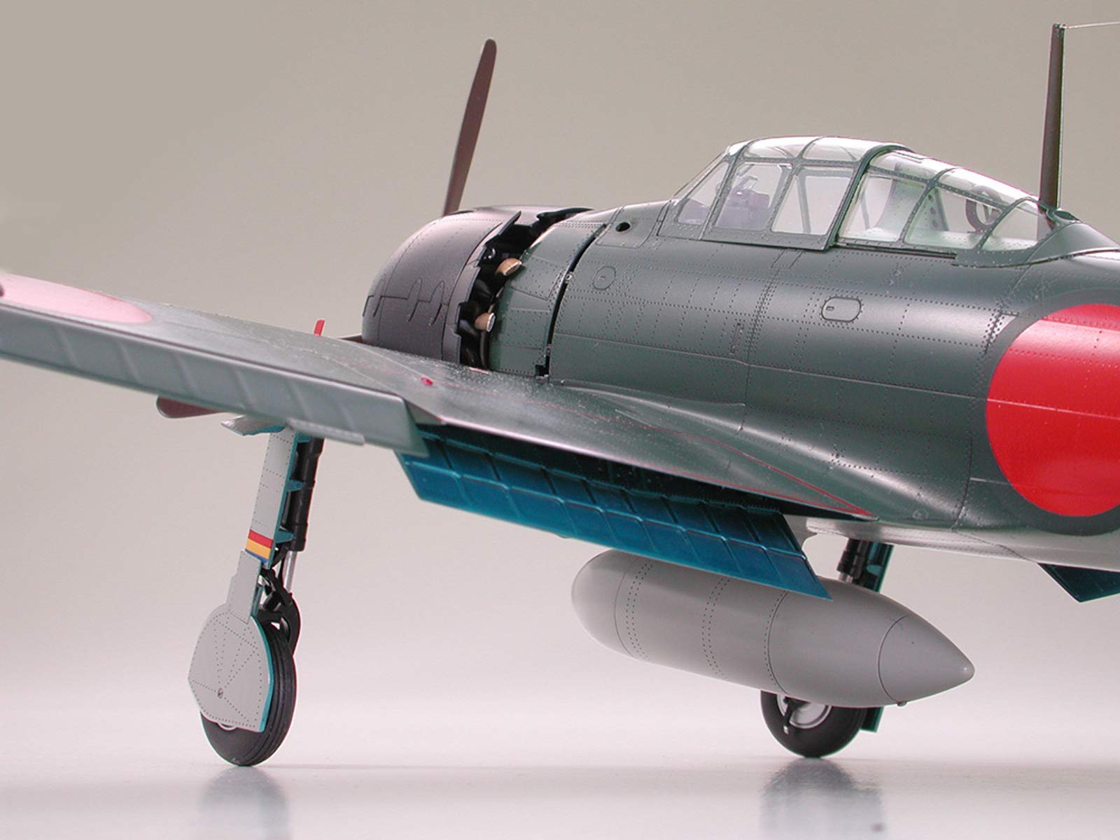 tamiya-zero-fighter-a6m5-flugzeug-bausatz-1-32-cockpit-detail image 5
