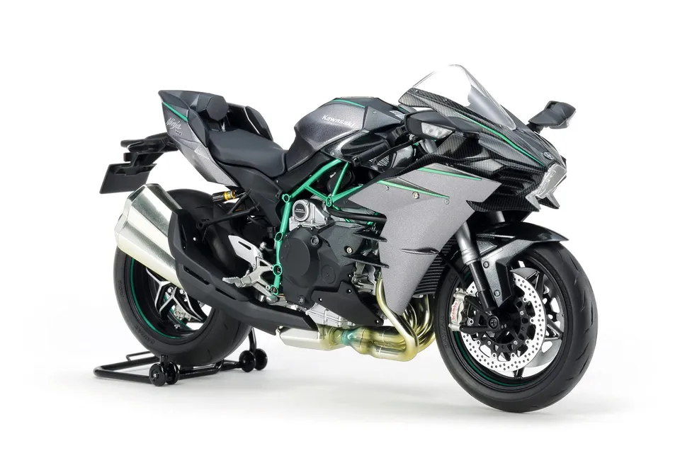 tamiya-14136-kawasaki-ninja-h2-carbon-bausatz-1-12 image 1