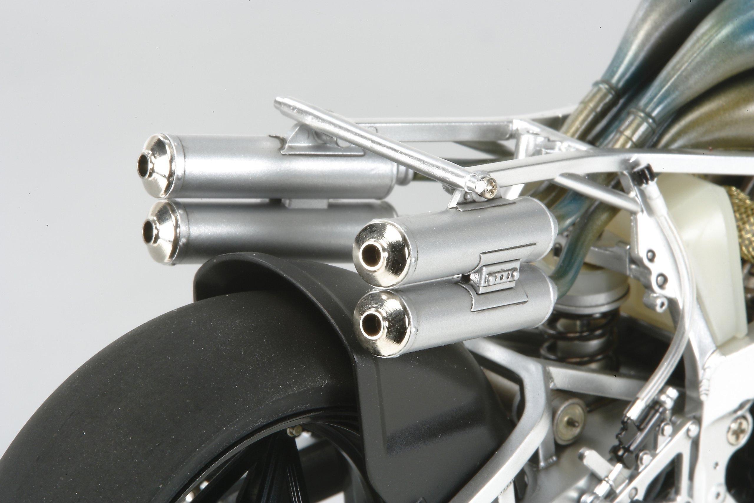 tamiya-14121-honda-nsr500-84-motorrad-bausatz-1-12 image 2