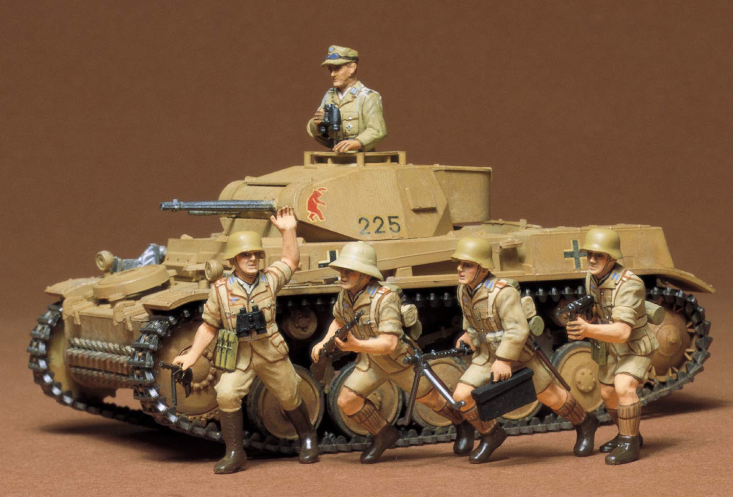 tamiya-panzer-ii-ausf-f-g-modellbausatz-1-35-wwii image 2